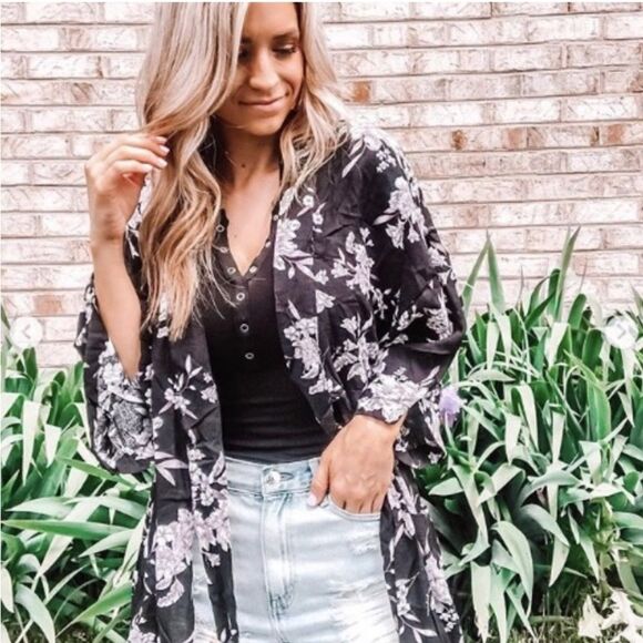 Spiritual Gangster Maya Kimono One Size Floral Robe - Picture 2 of 11